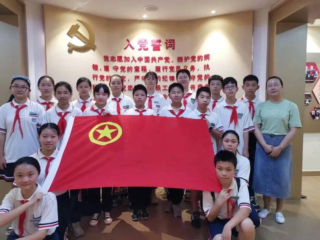 可爱女孩当管家